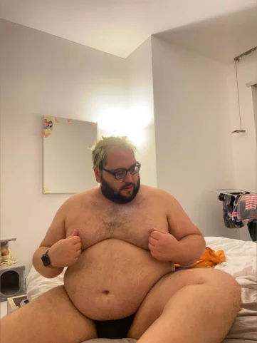 Photo of model @88teddynerd