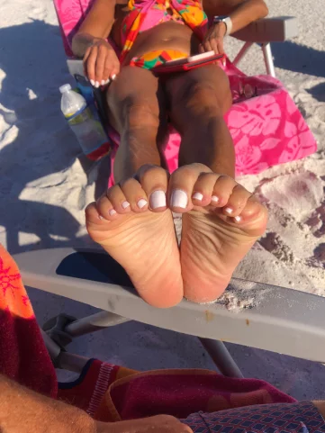 Photo of model @abbyrosesexyfeet