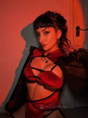 Photo of model @acaciawilde