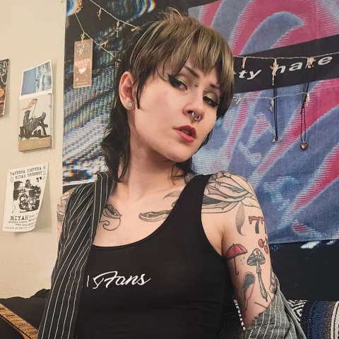 Photo of model @adalindgrayfree