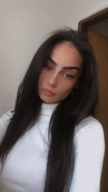 Photo of model @adrianaabxx20
