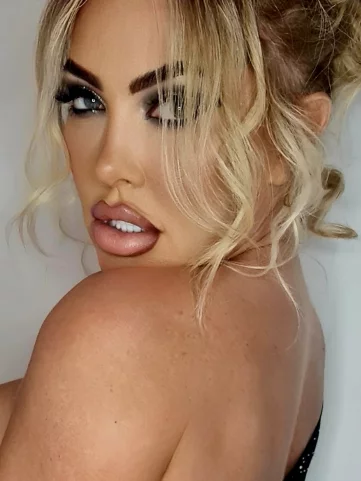 Photo of model @aisleyne
