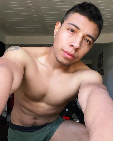 Photo of model @alejo_cortez
