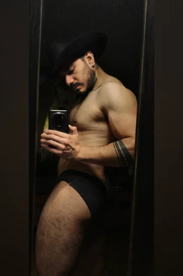 Photo of model @alelobo_poblano