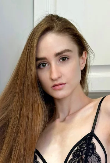Photo of model @alexa_sparkling_maine