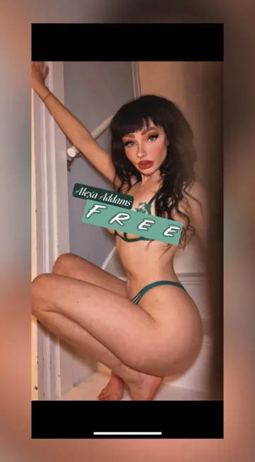 Photo of model @alexaaddamsx