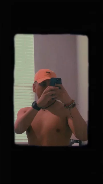 Photo of model @alexthepoolboy