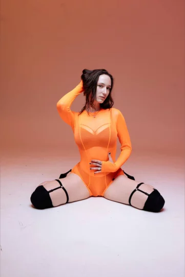 Photo of model @alexxxiahere