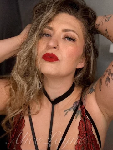 Photo of model @alicelayne