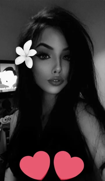 Photo of model @alices_wonderland