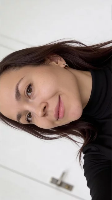 Photo of model @alinaromas
