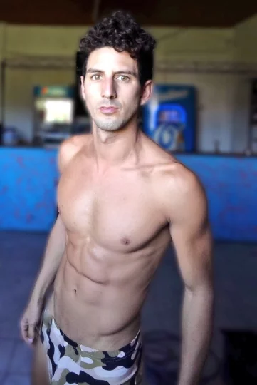 Photo of model @alrmerhot