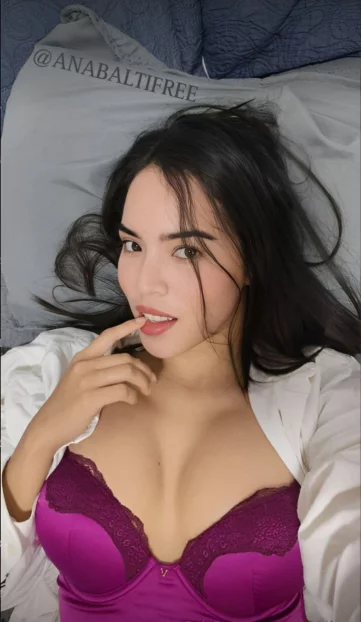 Photo of model @anabaltifree