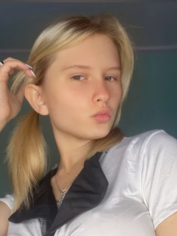 Photo of model @angelina_cute