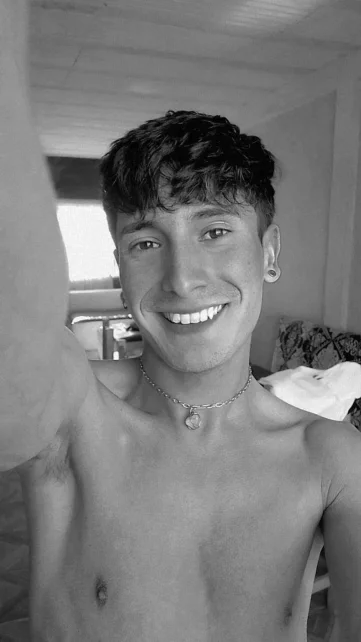 Photo of model @angelnoah