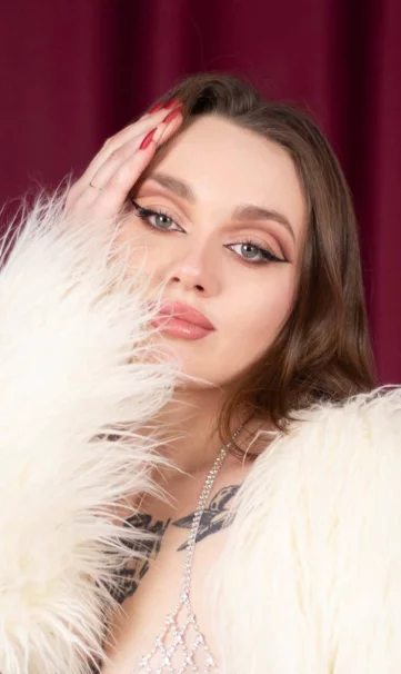 Photo of model @aprildasha