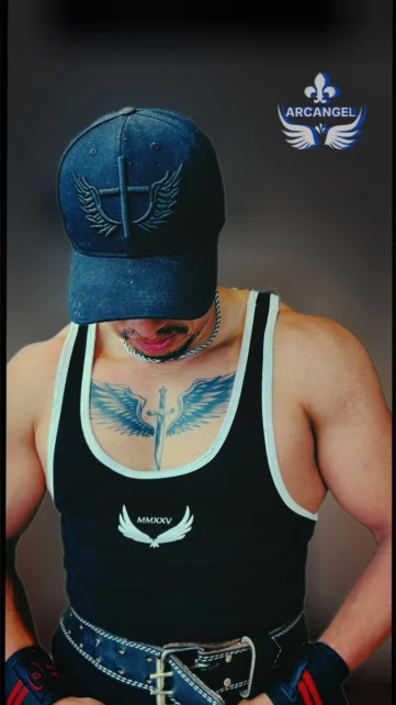 Photo of model @arcangelfit