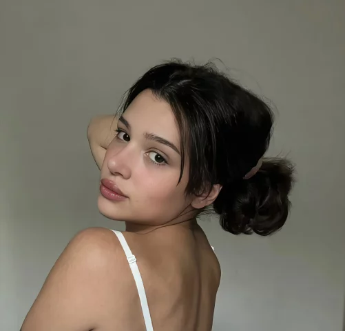 Photo of model @arolanegia