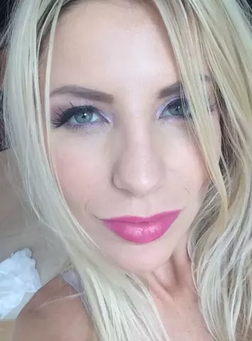 Photo of model @ashleyfires