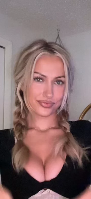Photo of model @ashteal123