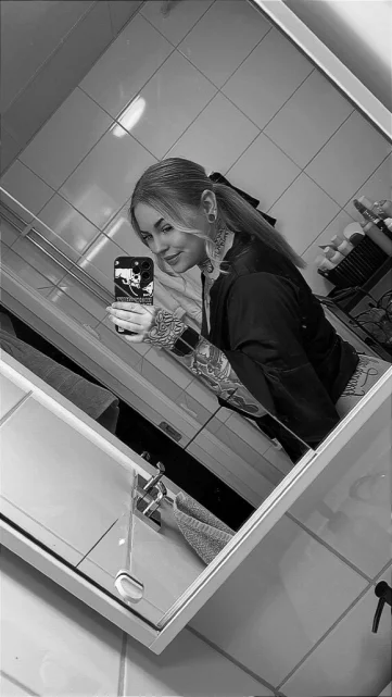 Photo of model @atherese