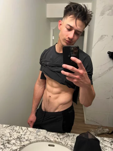 Photo of model @athleticjohnny