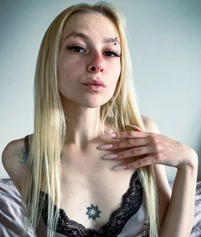 Photo of model @aynamiii