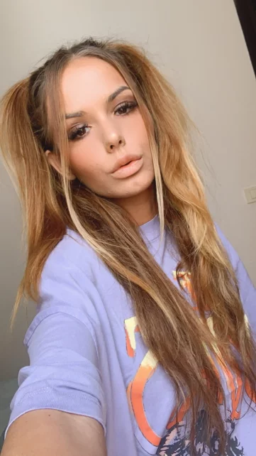 Photo of model @babychloefree