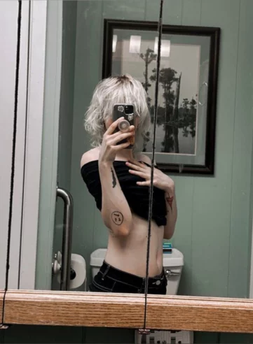 Photo of model @babydolljpg