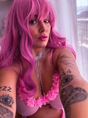Photo of model @babyitslolarose