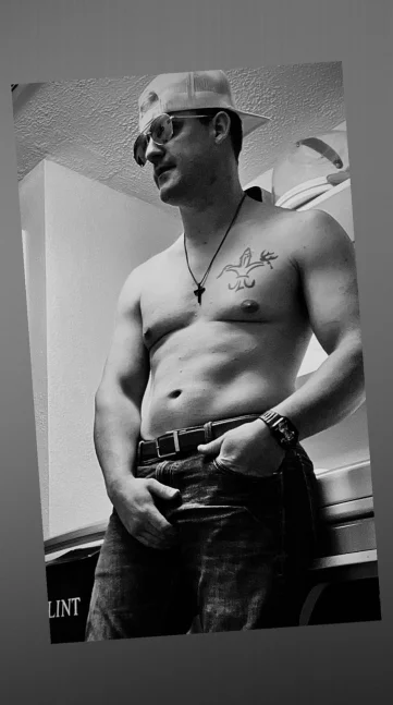 Photo of model @baddie-daddie