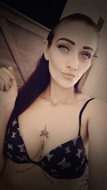 Photo of model @bailey.uncensoredfree