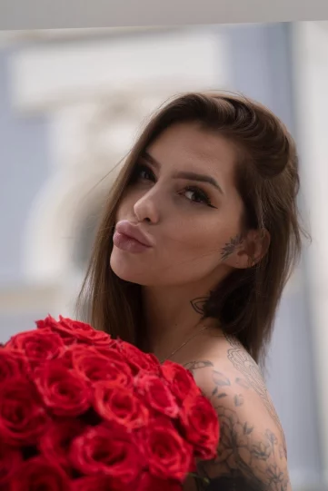 Photo of model @barbiepink_n_ink