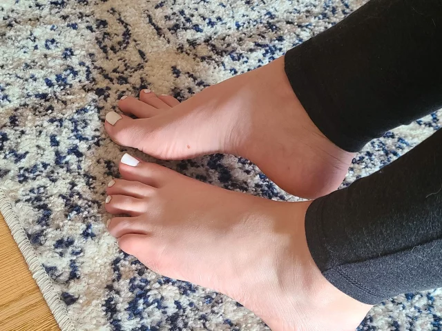 Photo of model @barefoot-asmr