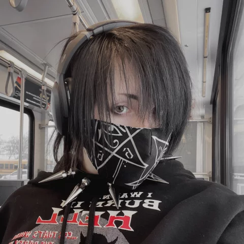 Photo of model @batbl00d