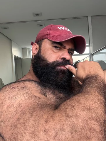 Photo of model @bearwoofbr