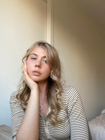 Photo of model @beaswe
