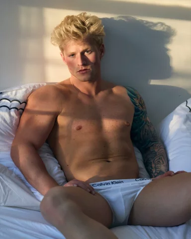 Photo of model @bentleymaverick