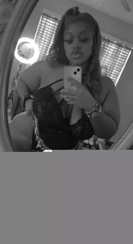 Photo of model @beyoutifullieflawed