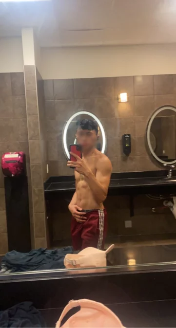Photo of model @bi.closeted