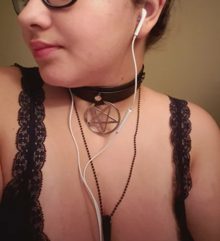 Photo of model @big_titty_goth_goddess