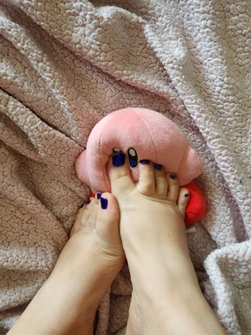 Photo of model @bigbeautifulfeets