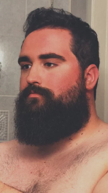 Photo of model @bigbelliedbearoh