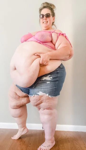 Photo of model @bigbellybrooke