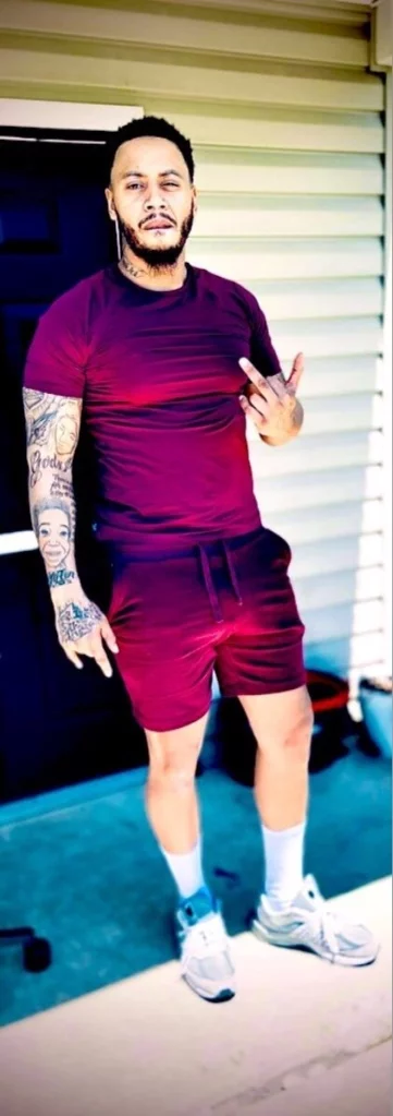 Photo of model @bigcaptainhookxxx