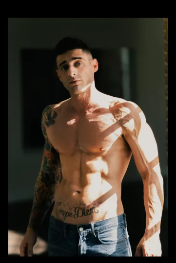 Photo of model @billyboston