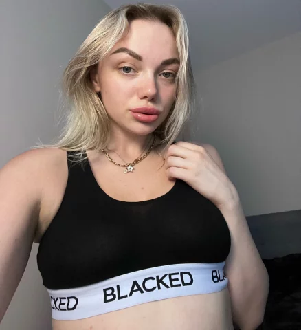 Photo of model @blackedmelissa