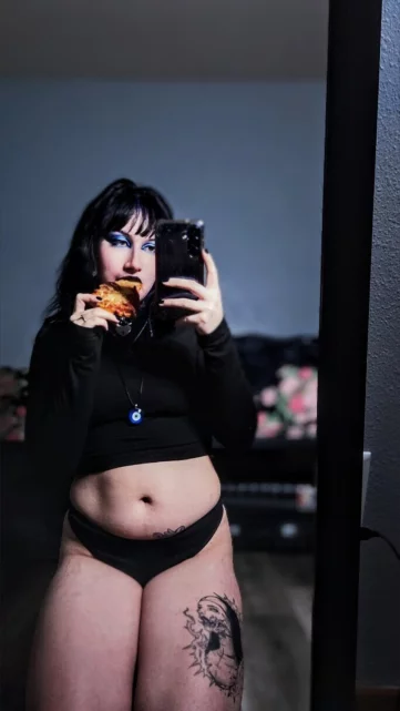 Photo of model @bluegothgf69