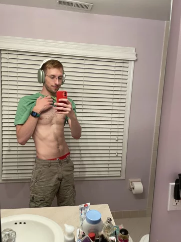 Photo of model @bookedcollegekid