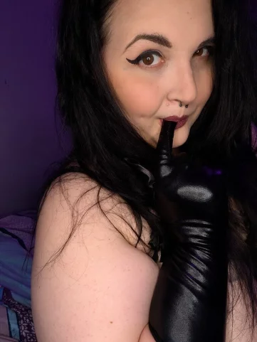 Photo of model @bookishcasey